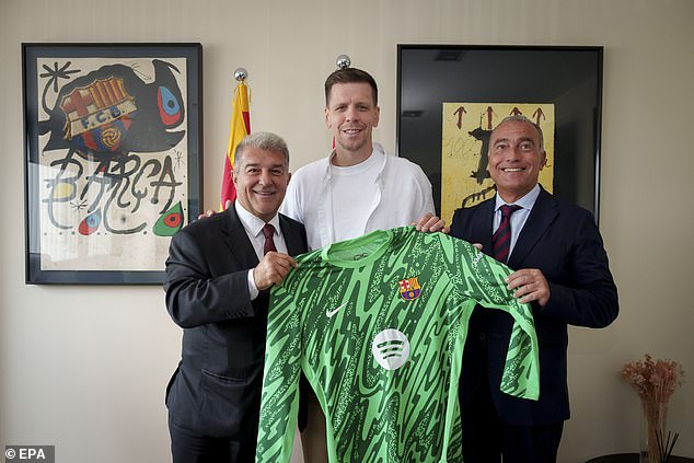 Szczesny's retirement lasted just 36 days after completing his move to Barcelona, ​​who were in need of an experienced goalkeeper.