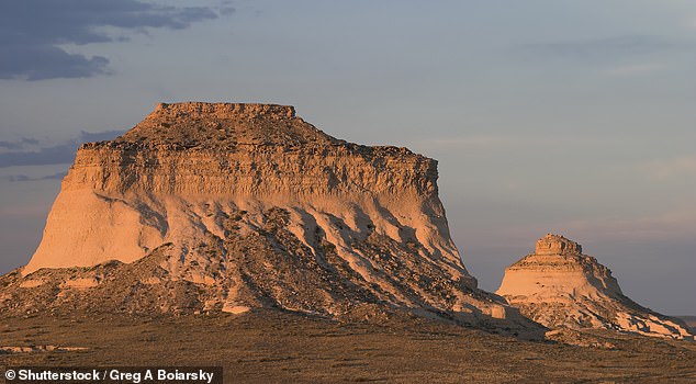 The striking hills are named for the Pawnee, one of four Native American tribes that hunted bison in the area 12,000 years ago.