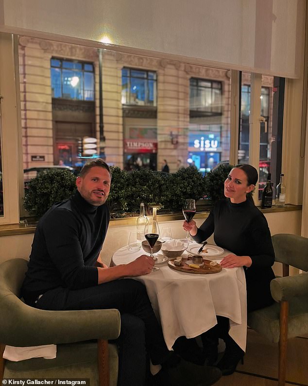 The sports presenter, 48, and her former rugby partner, 38, celebrated their first anniversary with a champagne and oyster dinner at Langan's Brasserie in London.