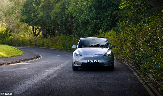 The long-range all-wheel drive Model Y has a combined range of 373 WLTP miles (up to 351 if you get the standard 19-inch wheels) and can charge up to 250k