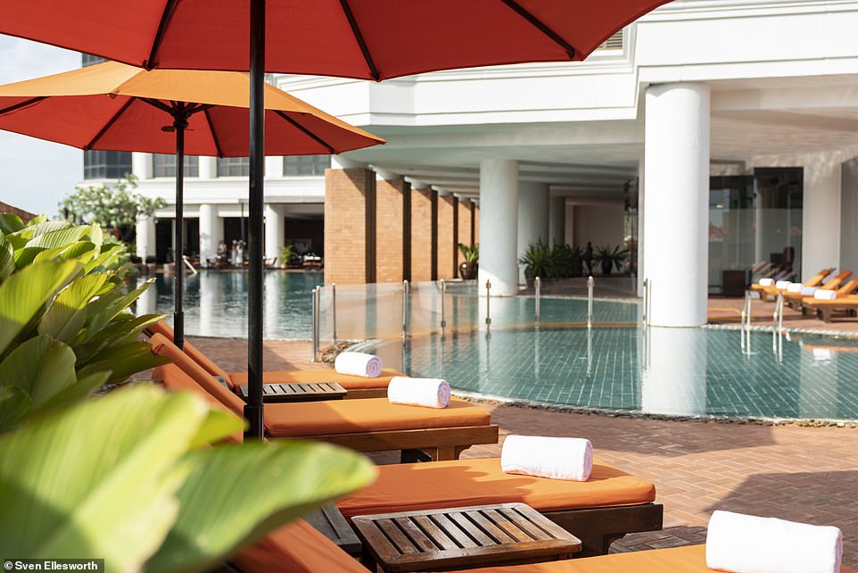 The photo above shows the pool shared by guests of Lebua hotels.