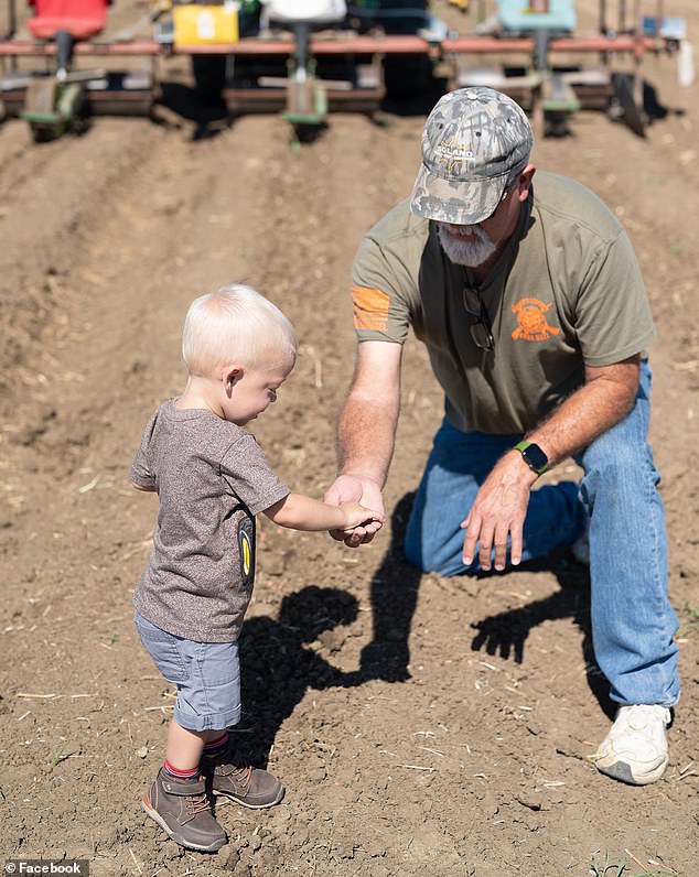 The farm's website states that those who get lost should only call 911 if there is an emergency. Instead, he advises walking between rows of corn until visitors exit the maze.