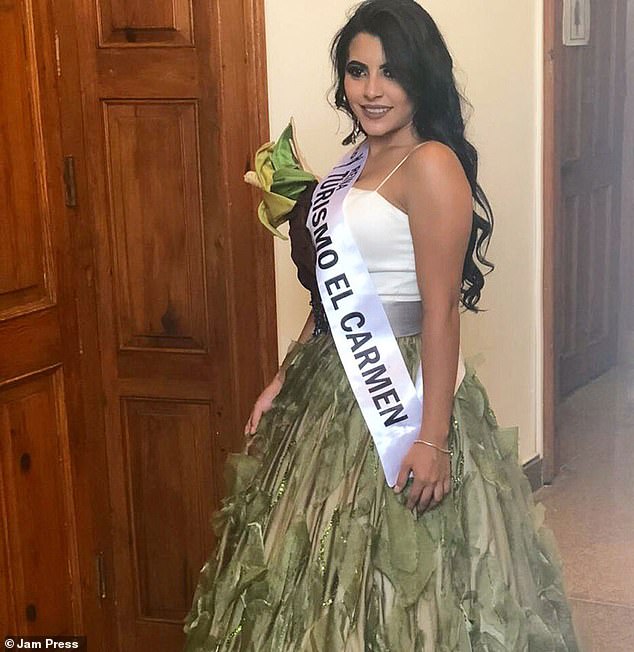 Former Mexican beauty queen Samanta Villarreal died in a car accident on Sunday. His sister and a friend survived.