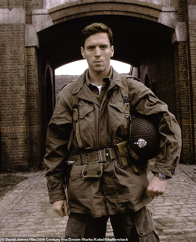 Damian Kick began his career at the Royal Shakespeare Company and during a production of Hamlet he was seen by Steven Spielberg, who later cast him in Band of Brothers in 2001; in the photo 2001