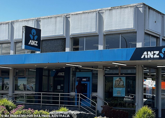 Pictured: The ANZ bank in Te Kuiti, which police say was robbed by Tom Phillips and one of his sons.