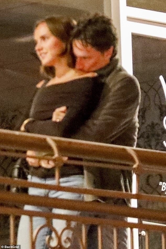 As they left the celebrity spot, Braff hugged his new love interest and planted a sweet kiss on her neck.