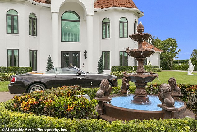 1729262828 307 See inside the hurricane proof mansion built by an insurance