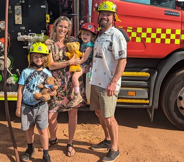 Tallulah appears in the center with her mother Golden, her father Chris and her older brother Finn, who is eight years old. The parents hoped to use the house to raise their children.