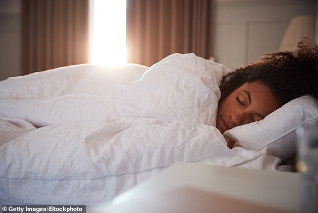 Men and women over 65 years of age who rest in bed on Saturday or Sunday are less likely to develop this incurable disease.