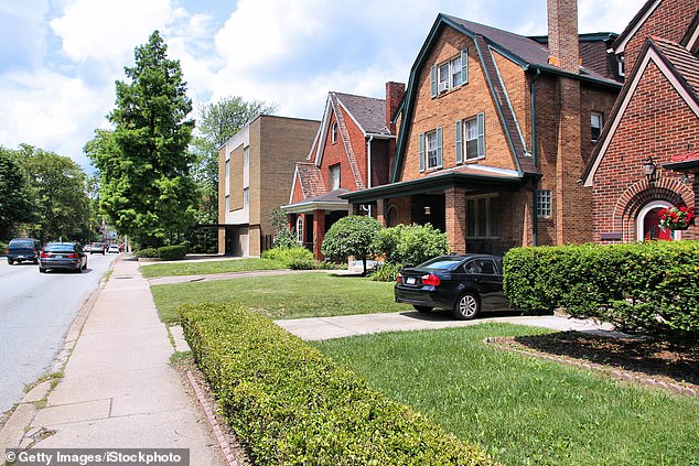 A row of houses in the residential neighborhood of the Shadyside district of Pittsburgh, Pennsylvania