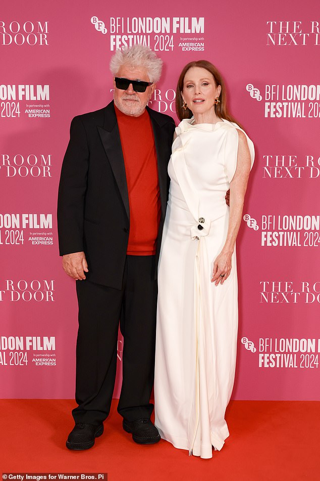 Julianne attended the premiere without her co-star Tilda Swinton, 63, but smiled as she approached film director Pedro Almodóvar, 75.