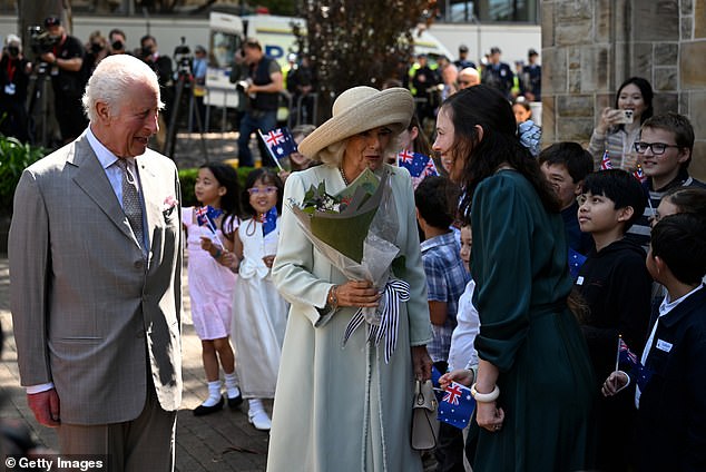 A schoolgirl said the King praised the drawing of a kangaroo she gave him.