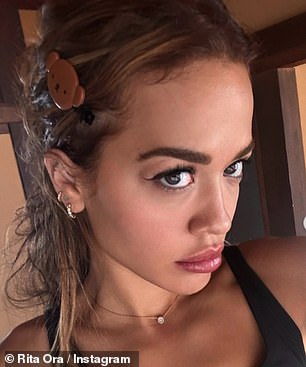 Rita looked sensational in a series of stunning selfies.