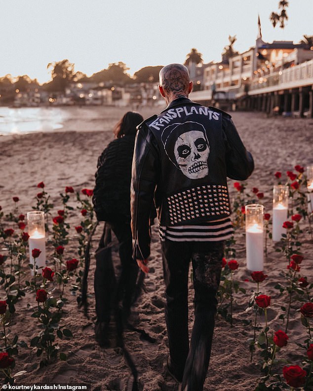 The couple can be seen on the beach of the Miramar Beach Hotel