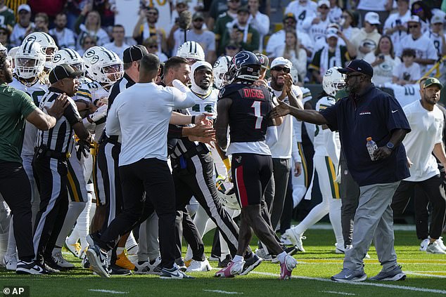 The Green Bay squad didn't take the taunting very well and tried to get in Diggs' face.