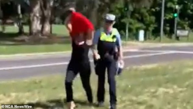 Independent senator Lidia Thorpe argues with a police officer. Image: NewsWire