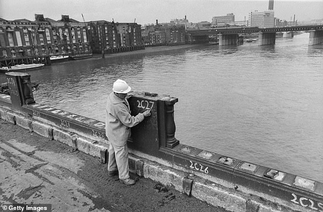 The bridge's relocation dates back to 1968, when eccentric millionaire Robert McCulloch purchased the bridge for a whopping $2,460,000 (over $19 million in today's money).