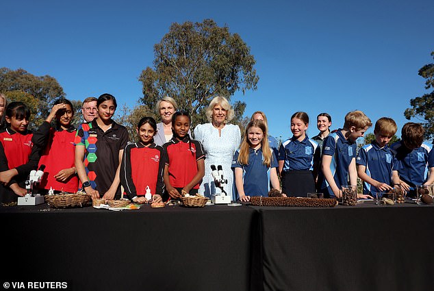 While at the Australian Botanic Gardens, the Queen spoke to a selection of garden volunteers and school children about the Banksia species, before having the opportunity to join the children in nature-based educational activities.