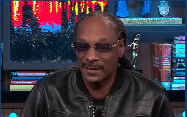 After a confused Snoop asked what Ina had written, Andy explained: 