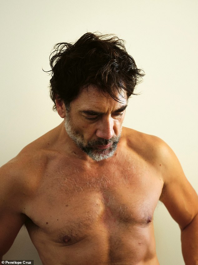 1729576007 841 Javier Bardem 55 shows off his shirtless physique in snaps