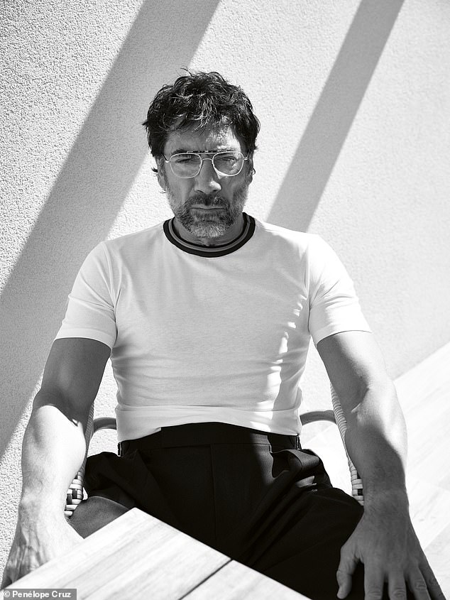 1729576008 233 Javier Bardem 55 shows off his shirtless physique in snaps