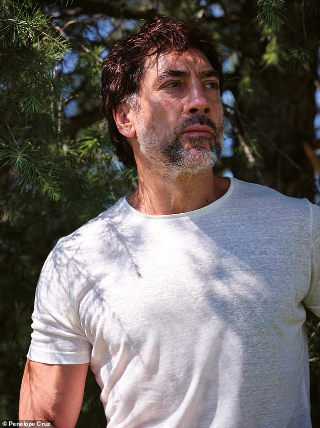 1729576010 284 Javier Bardem 55 shows off his shirtless physique in snaps