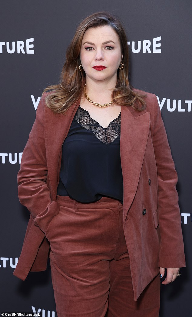 1729616069 115 Sisterhood of the Traveling Pants Star Amber Tamblyn Reveals She