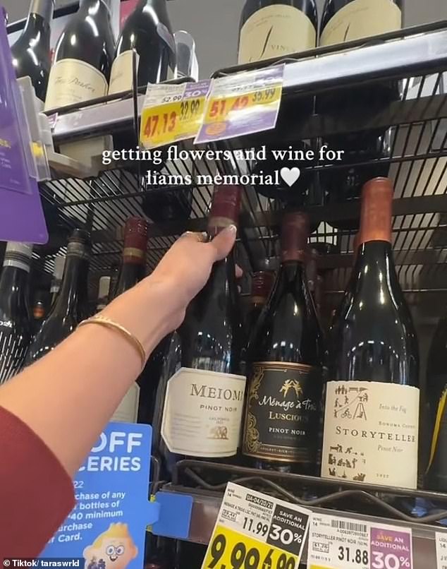 A fan posted a screenshot of Tara purchasing a bottle of wine for Payne's funeral and had the caption: 