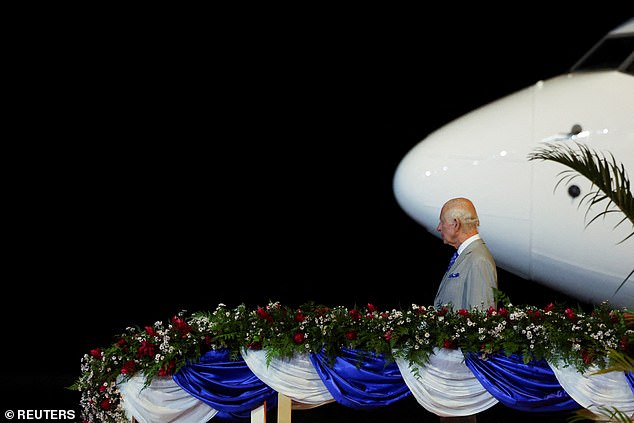 1729666615 814 King Charles and Queen Camilla touch down in Samoa Monarch