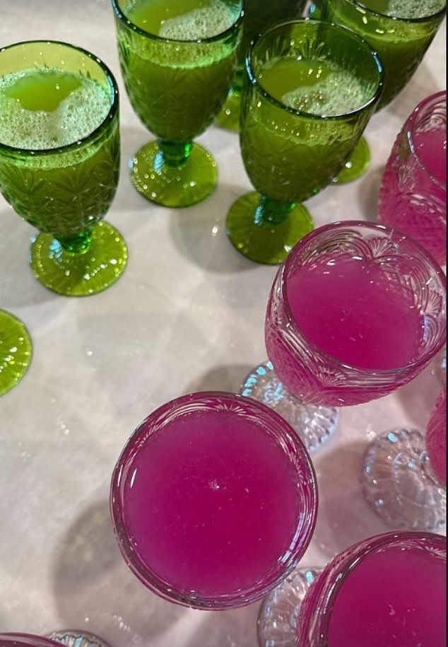 The drinks were pink (for Ariana) or green (for Cynthia)