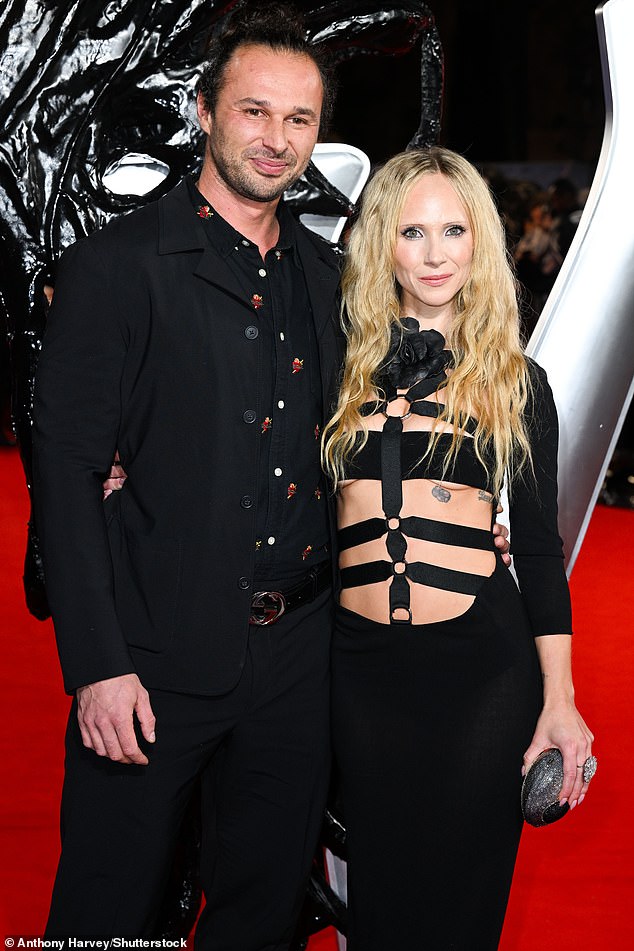 Juno was accompanied by her boyfriend Michal Szymanski.