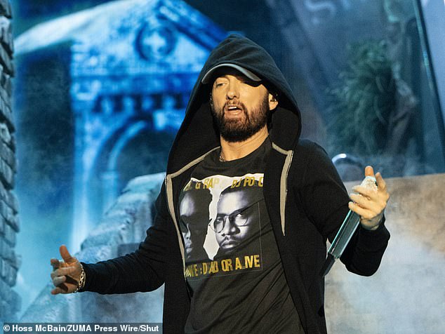 Eminem was the star attraction for racing fans after Saturday night's qualifying session.