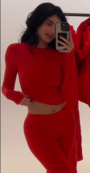 1729797649 165 Kylie Jenner flashes her very tiny tummy in new gorgeous