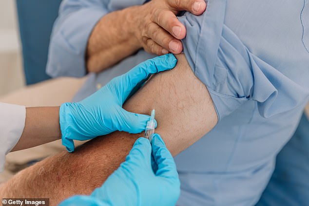 Experts warn that people at highest risk should get vaccinated this winter