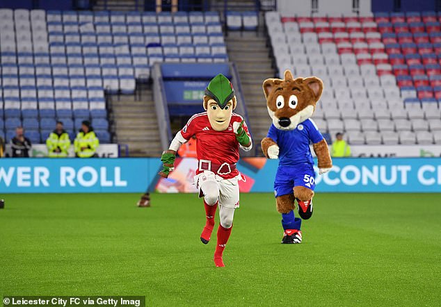 Carragher then took part in a fun race against Leicester's mascot, Filbert the Fox.