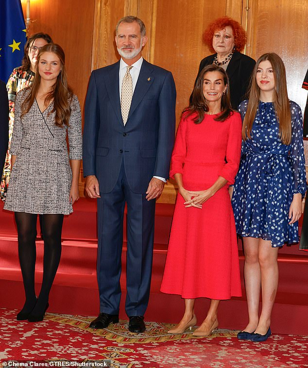 During today's event in Oviedo, the Spanish Royal Family took time to pose for photographs