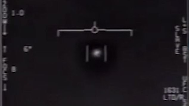 A screenshot from video of a Navy pilot tracking the spacecraft over the Pacific. US military personnel in California believe they saw UFOs off the coast on November 14, 2004.