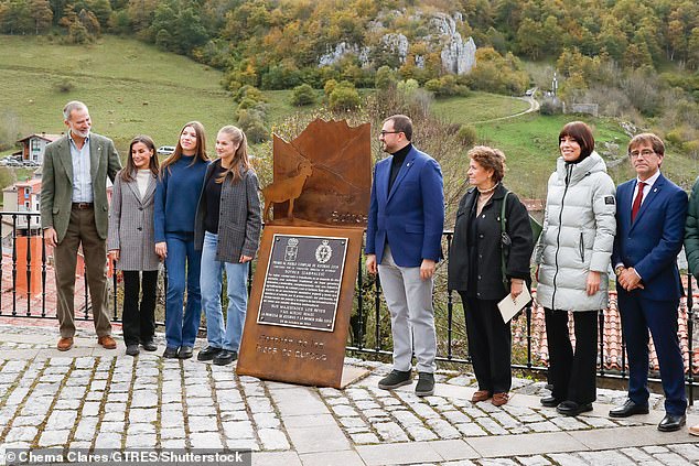 The Spanish royal family poses for photographs in the town of Sotres, Cabrales, on Saturday