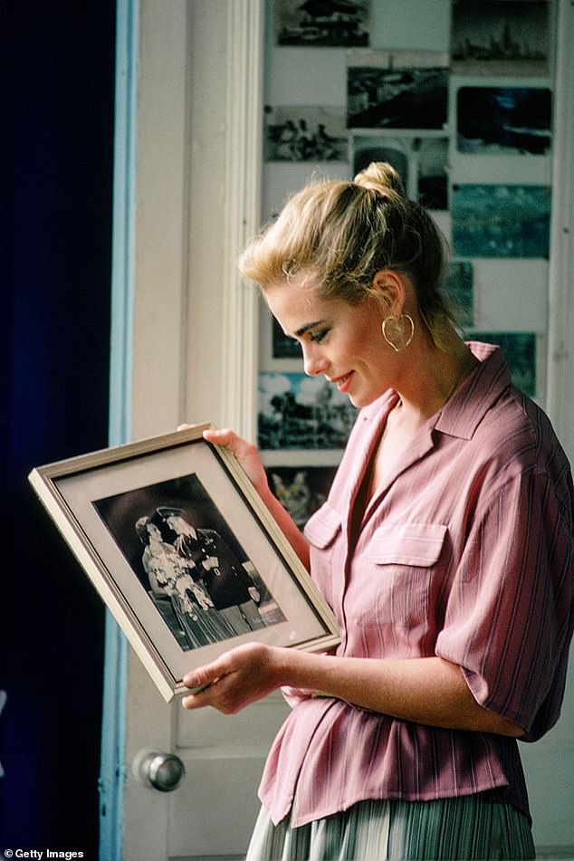 Margaux Hemingway was once the highest-paid model in the world, but her battle with depression led her to suicide at the age of 41.