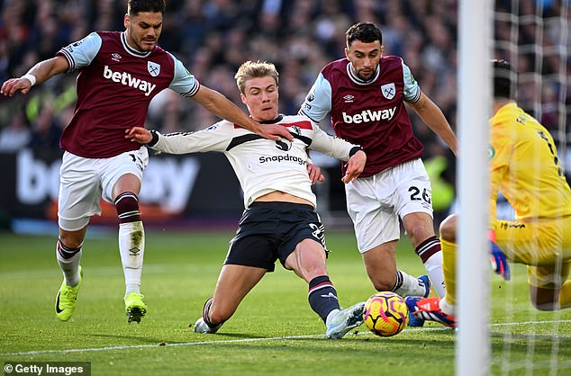 Rasmus Hojlund couldn't beat Fabianski on a frustrating afternoon for the visitors