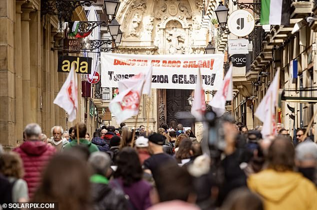 Hundreds of anti-tourism protesters took part this weekend in the latest march against excessive tourism in Spain