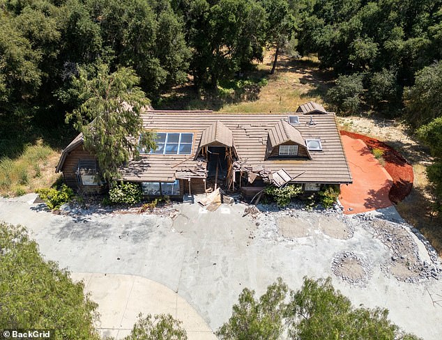 Photos taken of Kanye's property in Calabasas in July of this year show that the complex is abandoned and now completely in ruins.