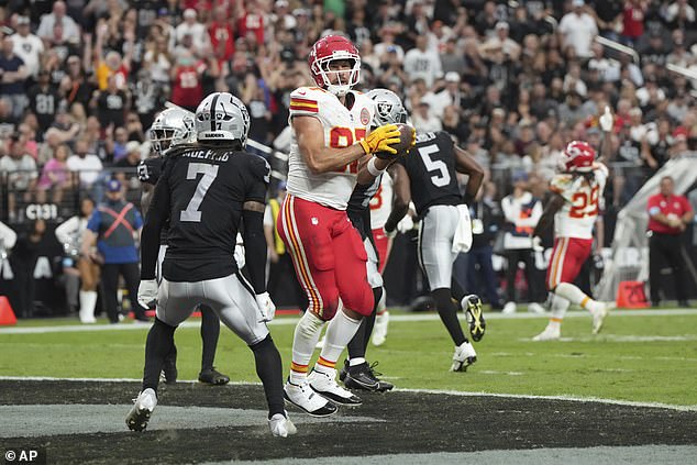 Chiefs quarterback Patrick Mahomes connected with Kelce on third-and-goal.