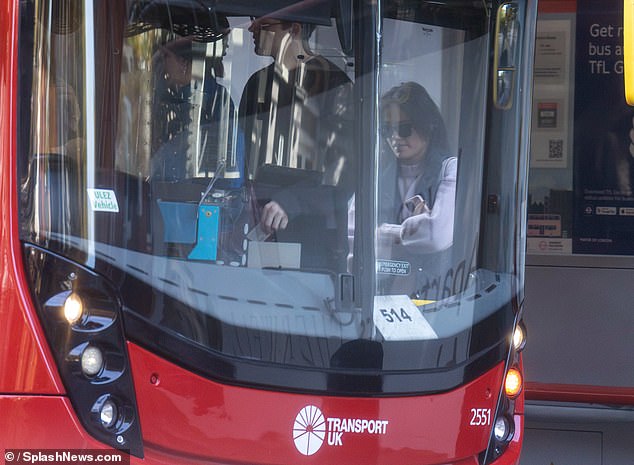 And now Emma, ​​21, who has not won a Grand Slam since her 2021 US Open victory amid a series of injuries, has apparently resorted to taking public transport as she caught a bus at the weekend .