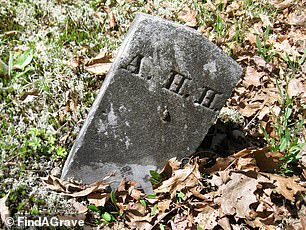 The mysterious tomb even had a foot stone.