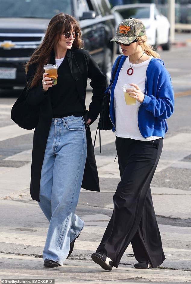 For the weekend outing, during which women drank tea to go and shopped, they kept it casual in loose-fitting silhouettes.