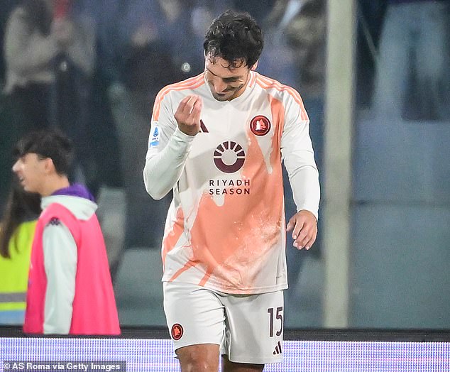 Hummels had a nightmare debut, scoring an own goal in Roma's 5-1 loss to Fiorentina.