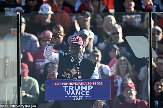 Antonio Brown speaks during a campaign rally for Republican candidate Donald Trump