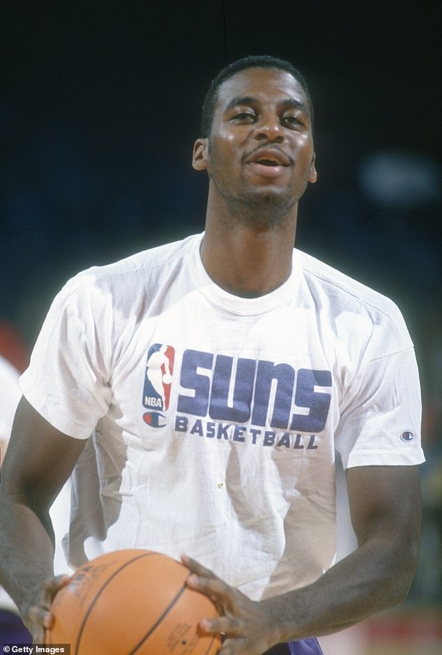 Mustaf later played for the Phoenix Suns before embarking on a career in Europe.