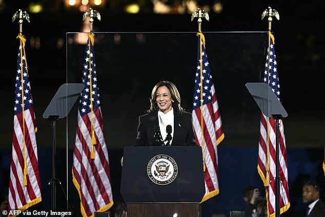 1730252153 499 Kamala Harris mentions Trump 24 times in fired up closing plea